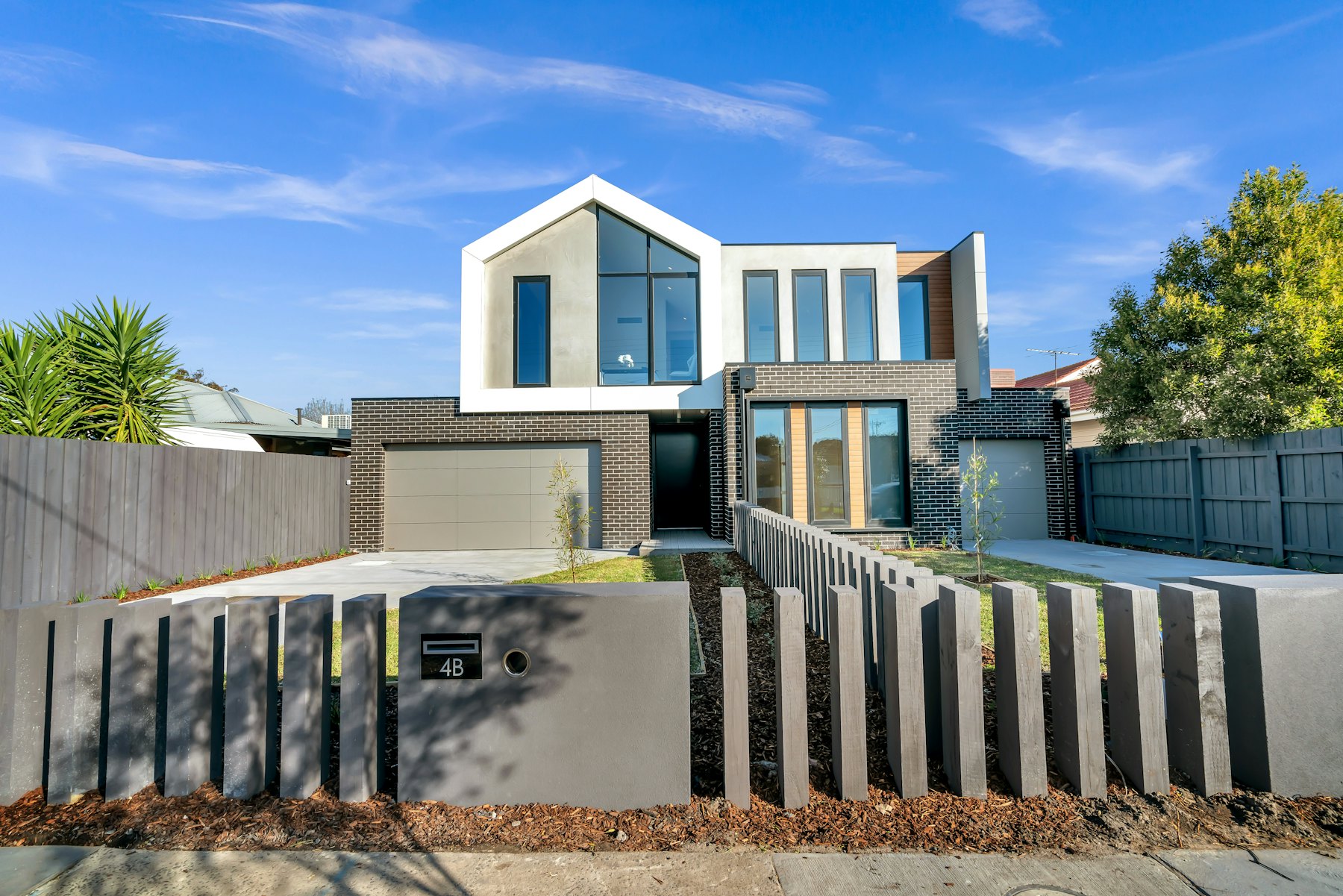 Gallery House in Fort Lauderdale — demonstration photography